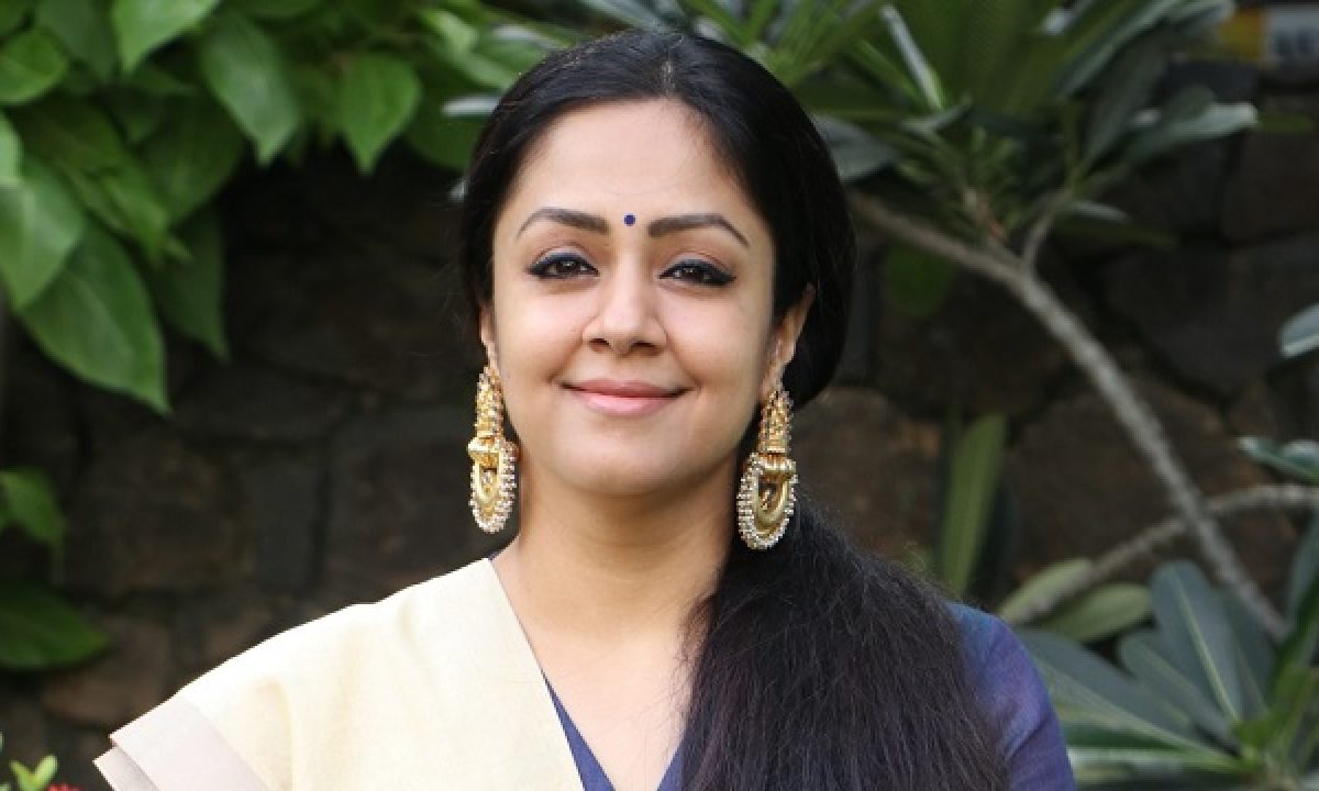 Kaatrin Mozhi & Chekka Chivantha Vaanam: Here's Why It's Jyothika's Year! |  JFW Just for women