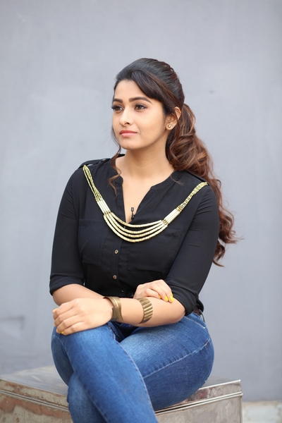Actress Priya Bhavani Shankar Photos | Chennaionline