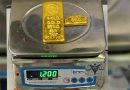 Two were arrested at Delhi airport for smuggling 2kg of gold
