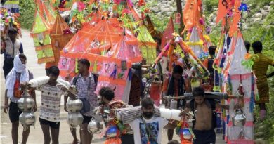 SC Extends Stay on Kanwar Yatra Directives Amid Controversy